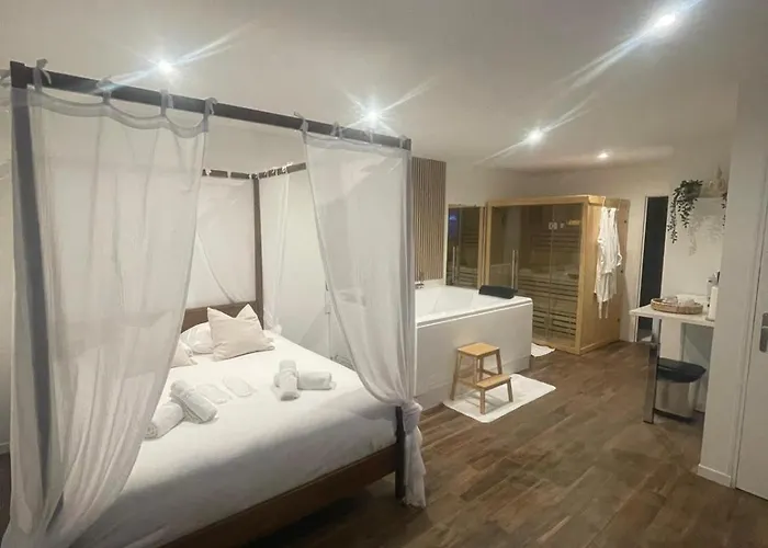 La Suite Bali Jacuzzi,Sauna,Netflix,Disney